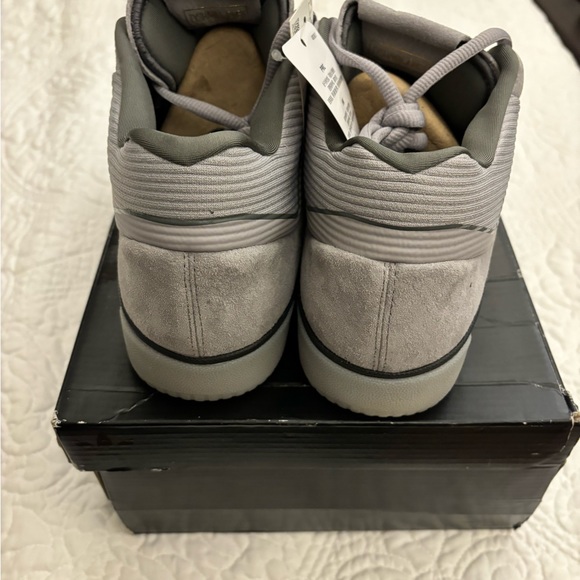 **Adidas NEW with tags and box TYSHAWN grey size US 12 mens - Picture 5 of 5